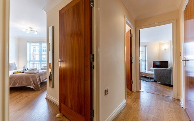 Celador Apartments - Riverside House Serviced Apartments