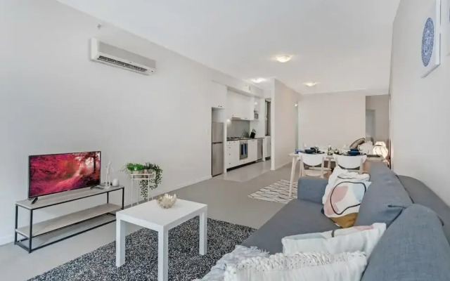 A Comfy & Modern Studio Near Darling Harbour