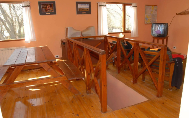 Camping y Hostal El Ovejero