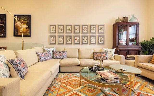 Paddington 7-bed 13-guest Massive House W/patio