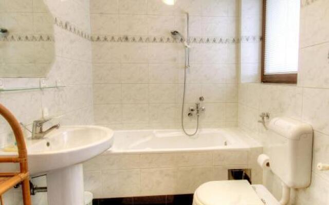 Guest House Anina Kuća