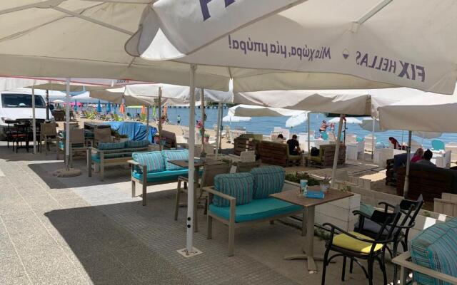 Apartment 30m from the sea