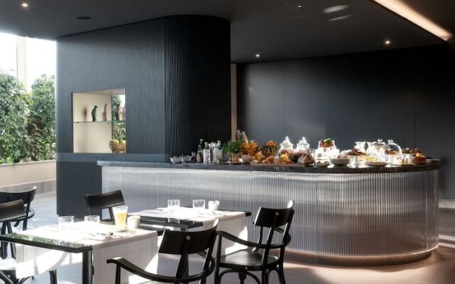 GuestHouse by LaSuite