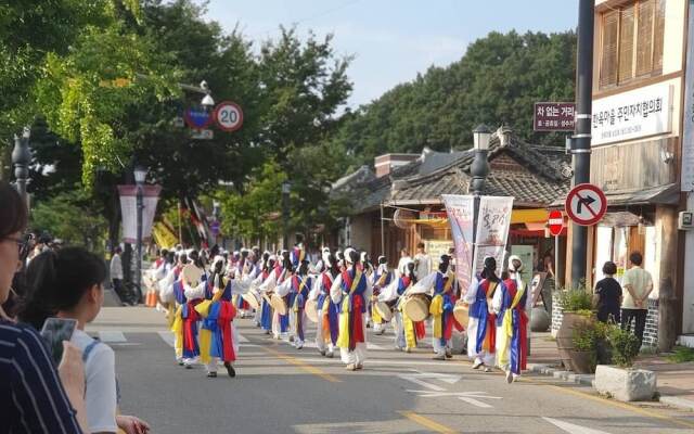 Jeonjuhanokvillage Sarangnamoo