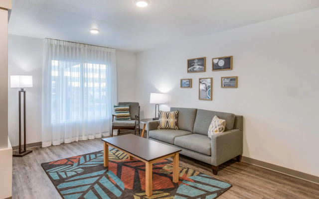 WoodSpring Suites Detroit Farmington Hills