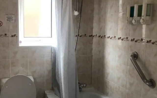 Spindrift Guest House - Adults Only
