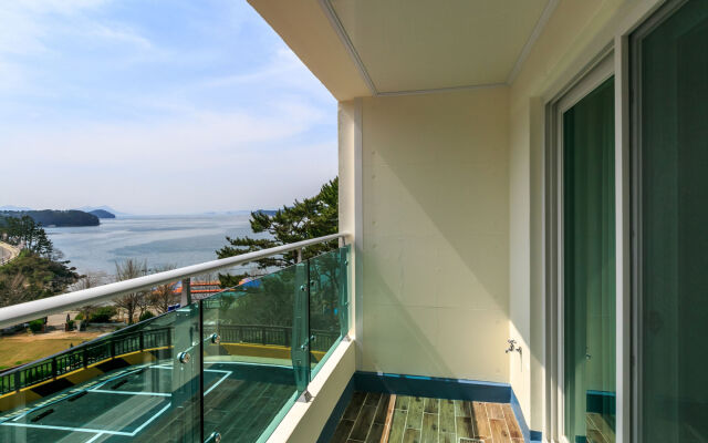Tongyeong Beachcastle Resort