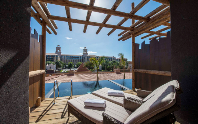 Lopesan Baobab Resort