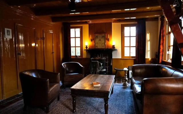 The Old Labor House 1525