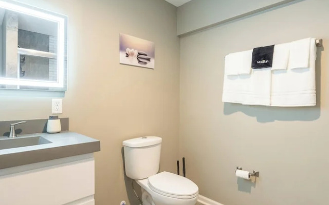 Unwind. Entertain. Explore. : Downtown Indy