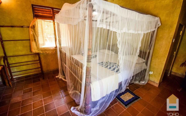 Yoho Green Garden Cabanas