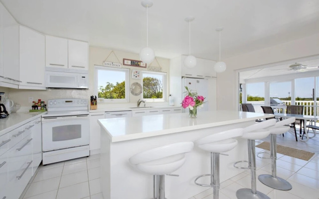 Bahama Mama 5 Bedroom Home