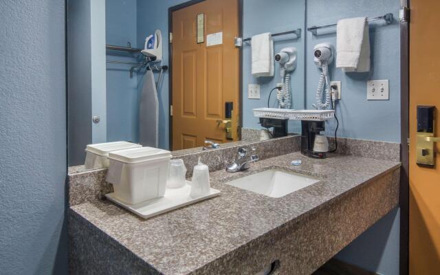 Rodeway Inn Carrollton I-35E