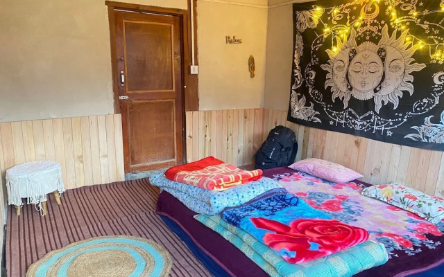 Zevibes Cafe & Homestay