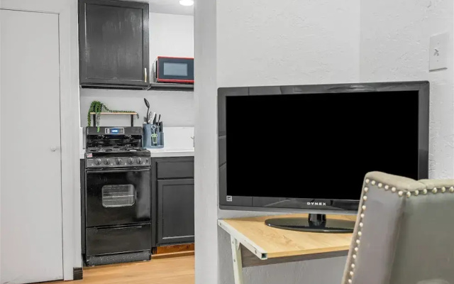 Luxury Studio Escape - Trails & Views