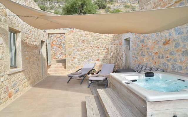 Akrolithi Boutique Hotel