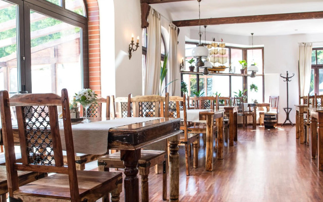 COLUMBUS Ustka - Limanowskiego 1