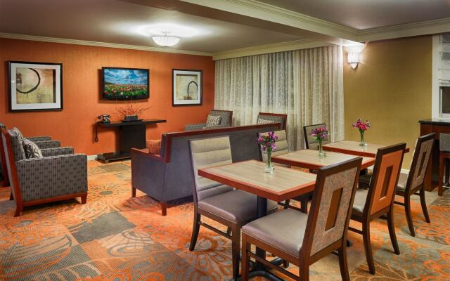 DoubleTree by Hilton Norwalk