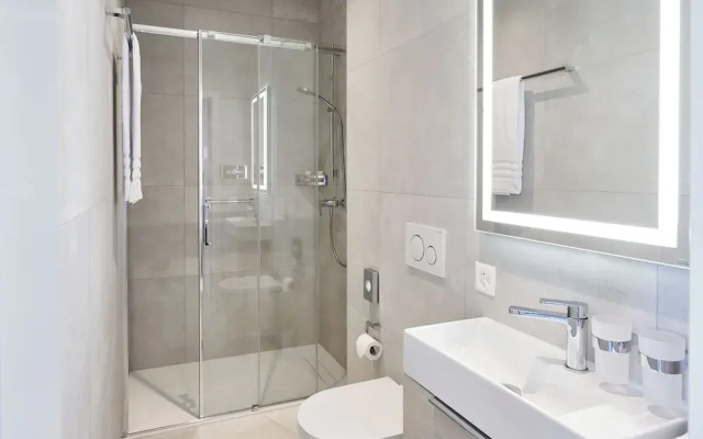 Vista Lakefront Boutique Hotel