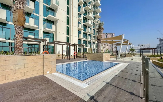 Wonderful Studio Apartment With Balcony at Farhad Azizi