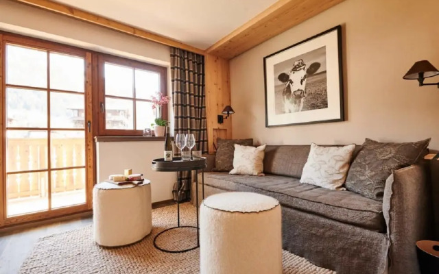 Serviced Luxury Chalet Evi