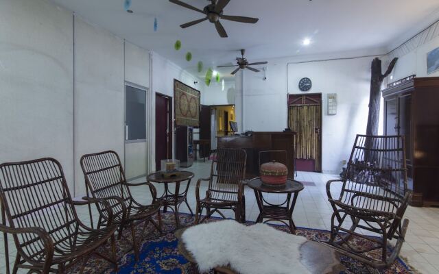 OYO 1093 Ali's Motel