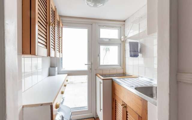 Bright and Cosy 1 Bedroom Flat Close To Marina