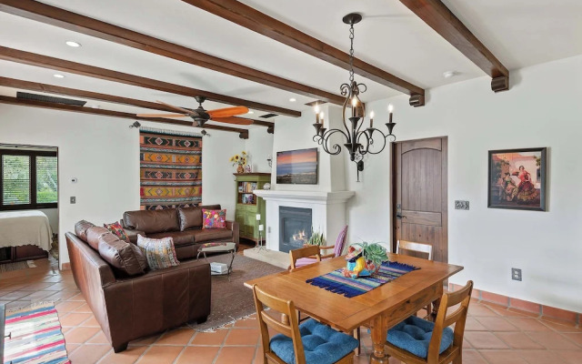 Casa de Lujo - Spanish Seaside Retreat