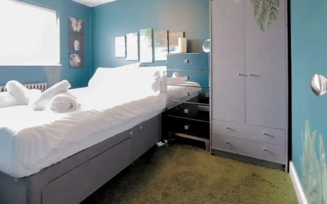 Hughes Contemporary Home in Barnstaple