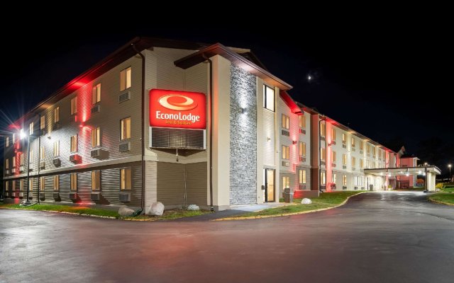 Econo Lodge Inn & Suites - Des Moines/Merle Hays Road