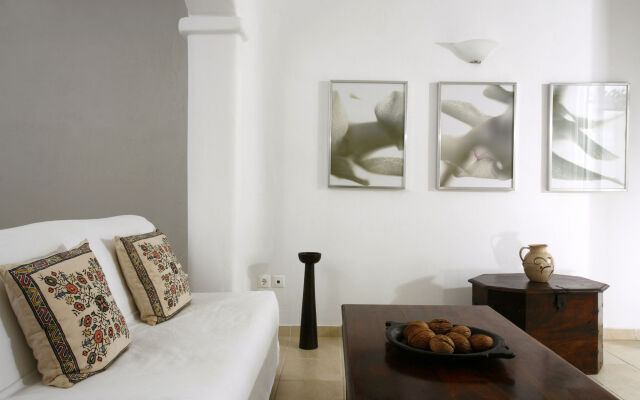 Yakinthos Residence