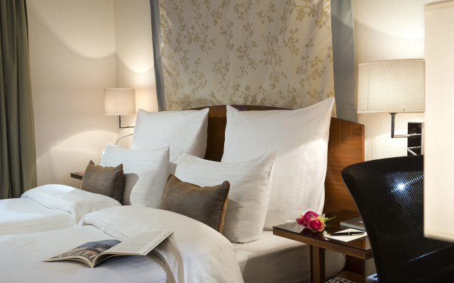 Warwick Grand-Place Brussels