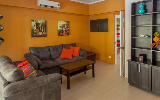 Bright, Airy 2BD Condo 3 Blocks From Beach