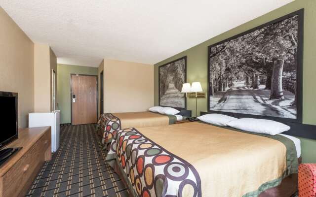 Super 8 by Wyndham Greenville