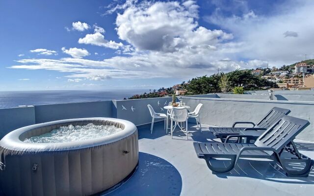 The Sunny Apartment by Atlantic Holiday