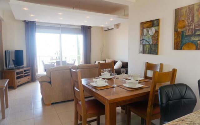 Harley's Hill by Ezoria Holiday Rentals