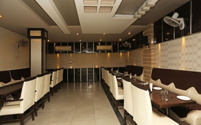 OYO 1671 Hotel Sundaram