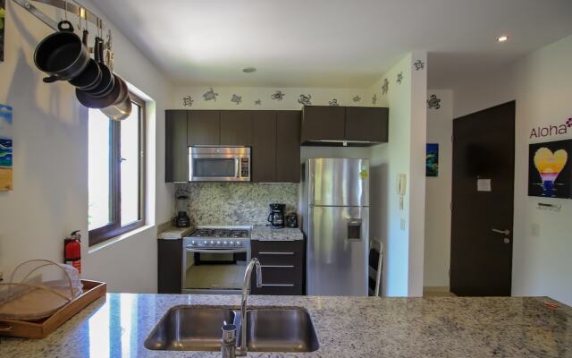 Condo with Pools Gym Yoga  by Olahola