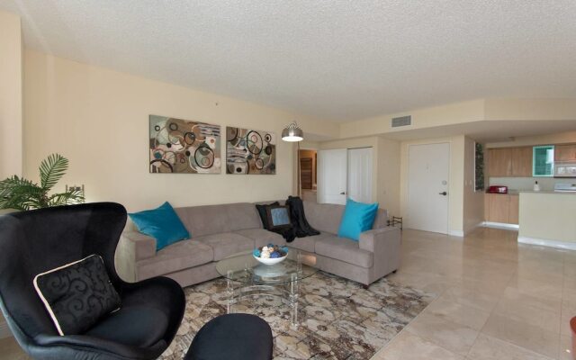 Stylish Modern 2bd 2bth Apt Near the Beach