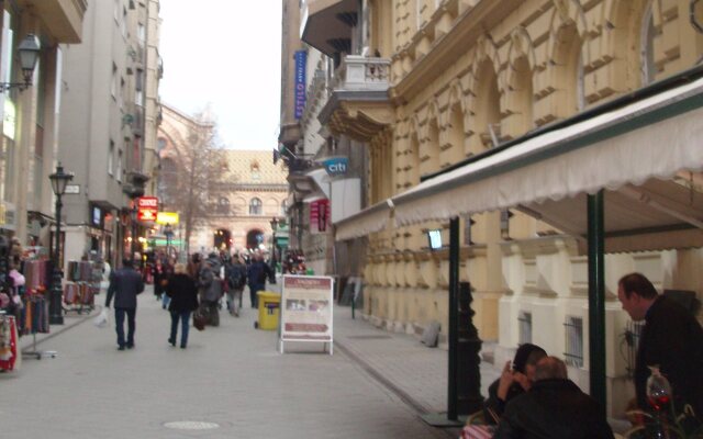 Budapest River Hotel