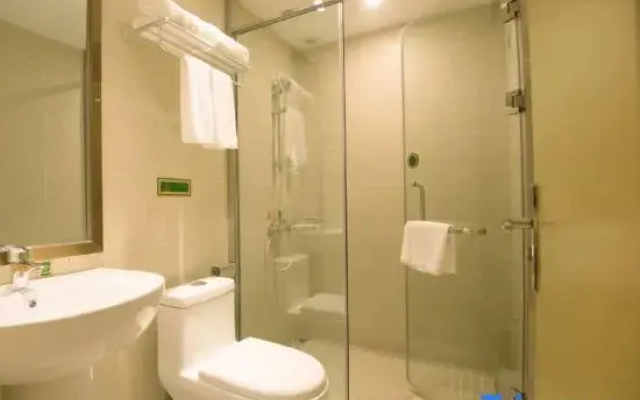 Vienna International Hotel (Kunming Huochezhan Xishan wandaguangchang dian)Dianchiludian)
