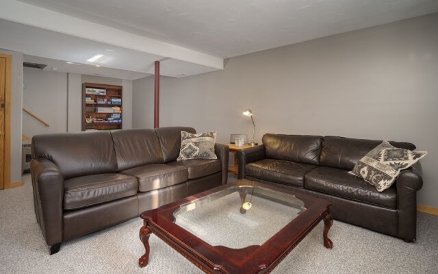 Fawn Drive 2 Bedroom Home by Redawning