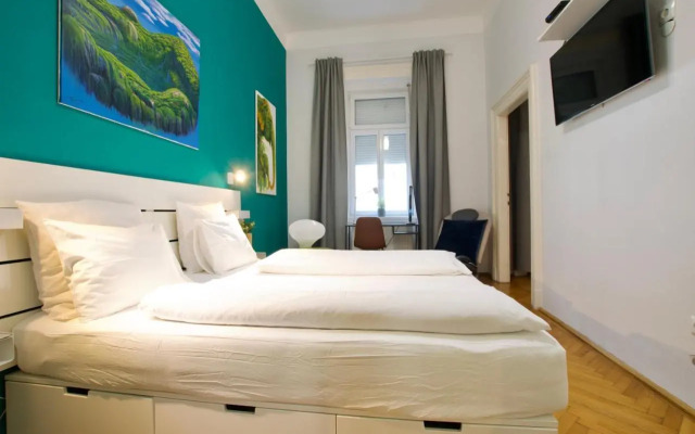 Standard Apartment by Hi5 - St. King street 16.