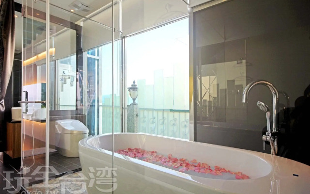 Shuian Lakeside Hotel