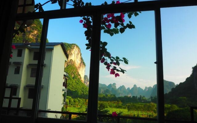 The Yangshuo Moon Resort