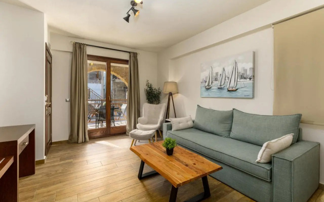 Arxontariki Suites