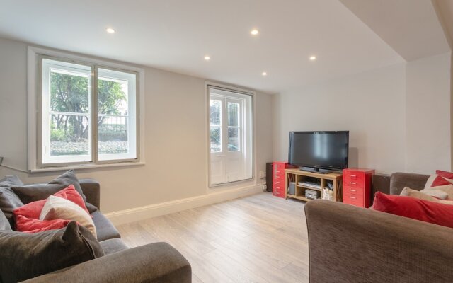 2 Bedroom Brixton Flat