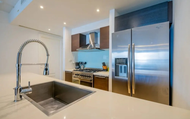 w Amazing 1BR With Balcony in YOO
