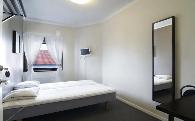 Hotel & Vandrarhem 10 - Hostel