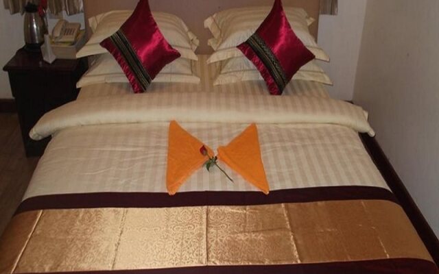 Golden Aye Yeik Mon Hotel